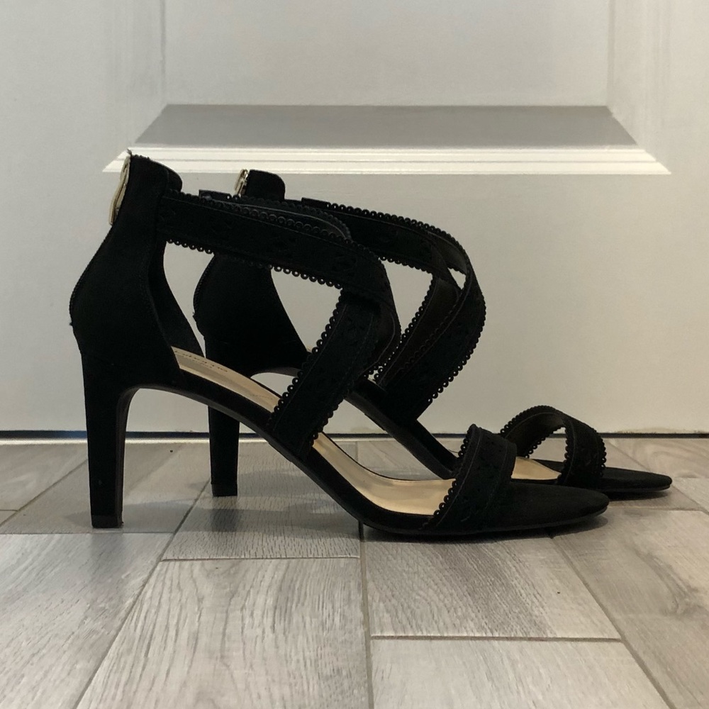 Liz Claiborne 3.5 inch Black Lacy Heels Size 10